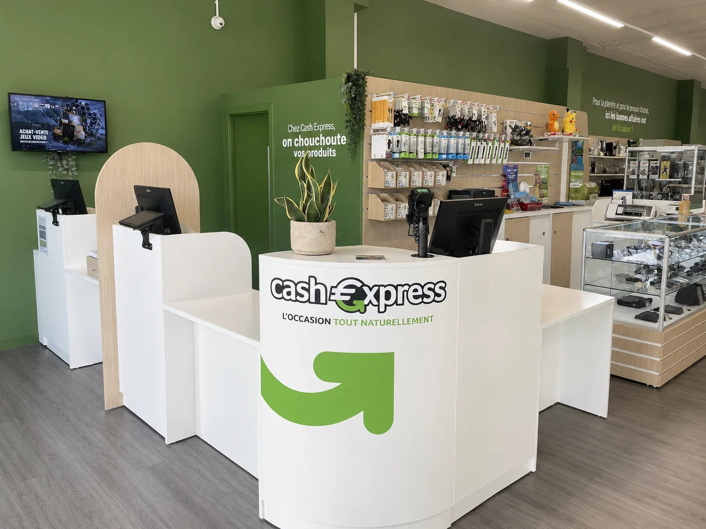 Cash Express — ambiance magasin et caisse